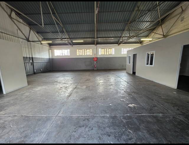 239M² WAREHOUSE TO LET IN CITY DEEP